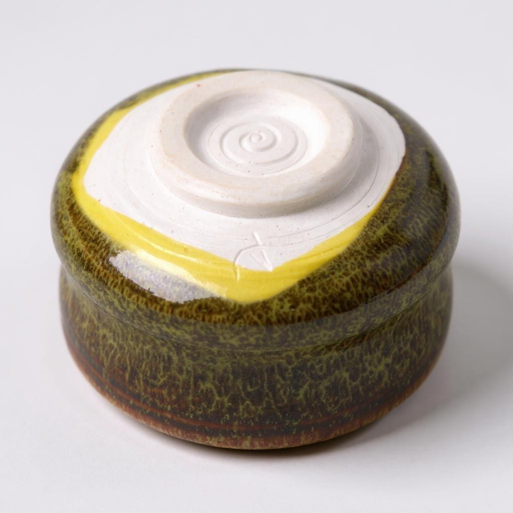 Nishigama Kiln Amber Glaze Matcha Bowl - Handcrafted Japan